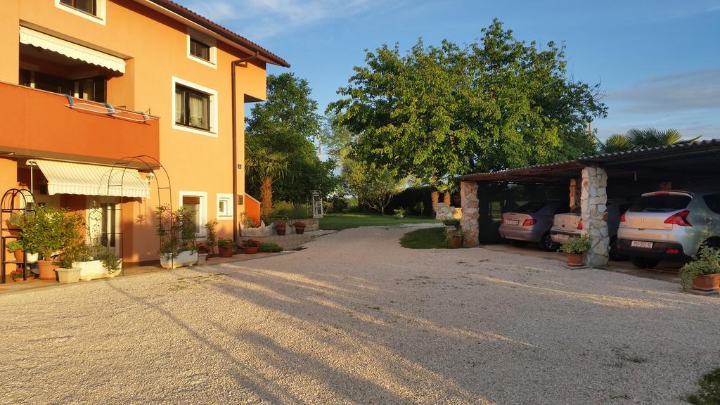 Apartments Davor Umag Eksteriør bilde