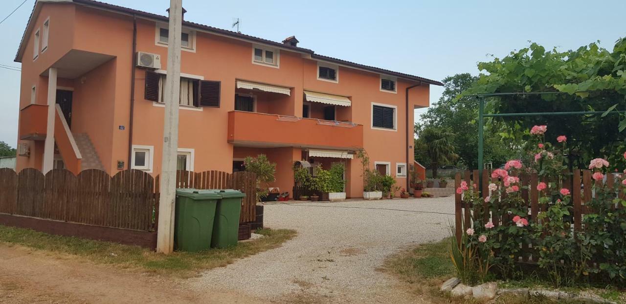 Apartments Davor Umag Eksteriør bilde