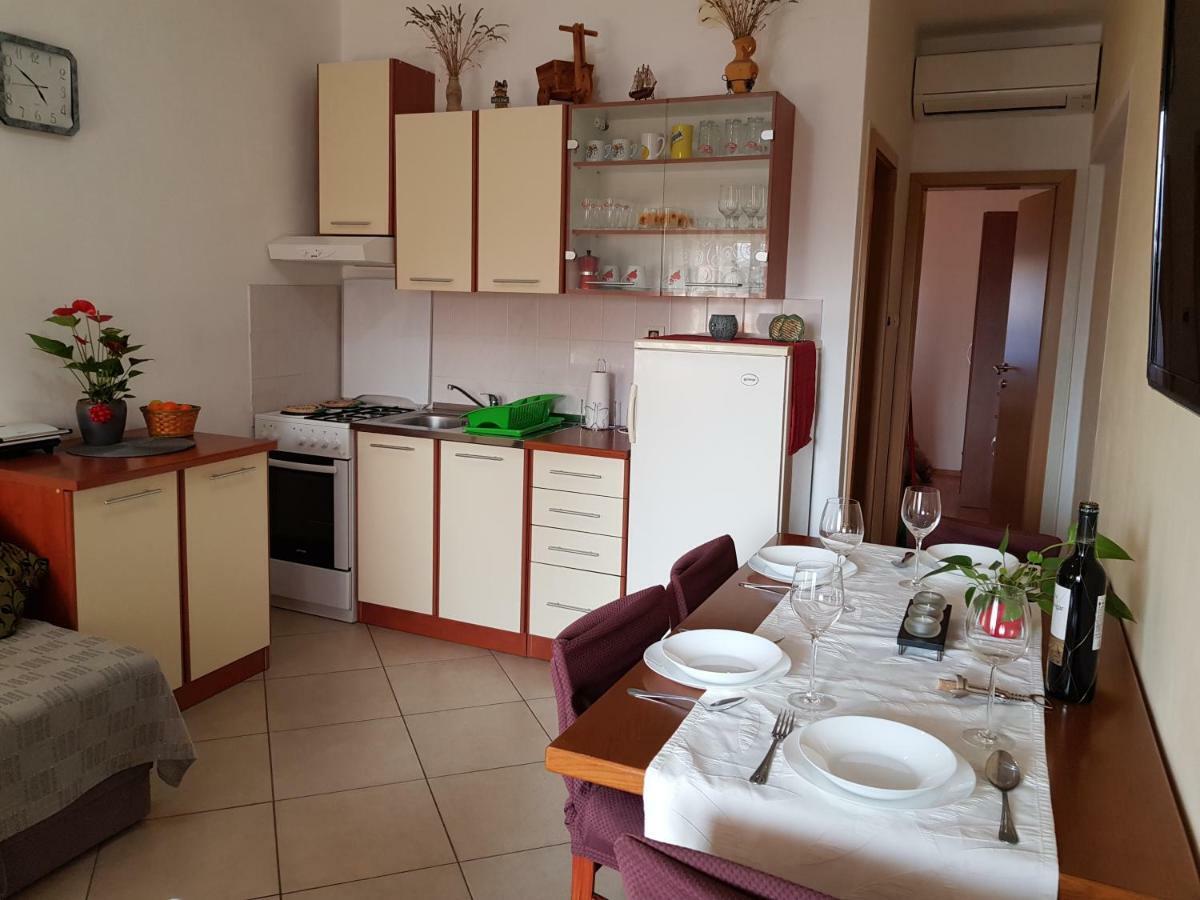 Apartments Davor Umag Eksteriør bilde